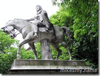 A statue of Louis XIII in Place des Vosges.